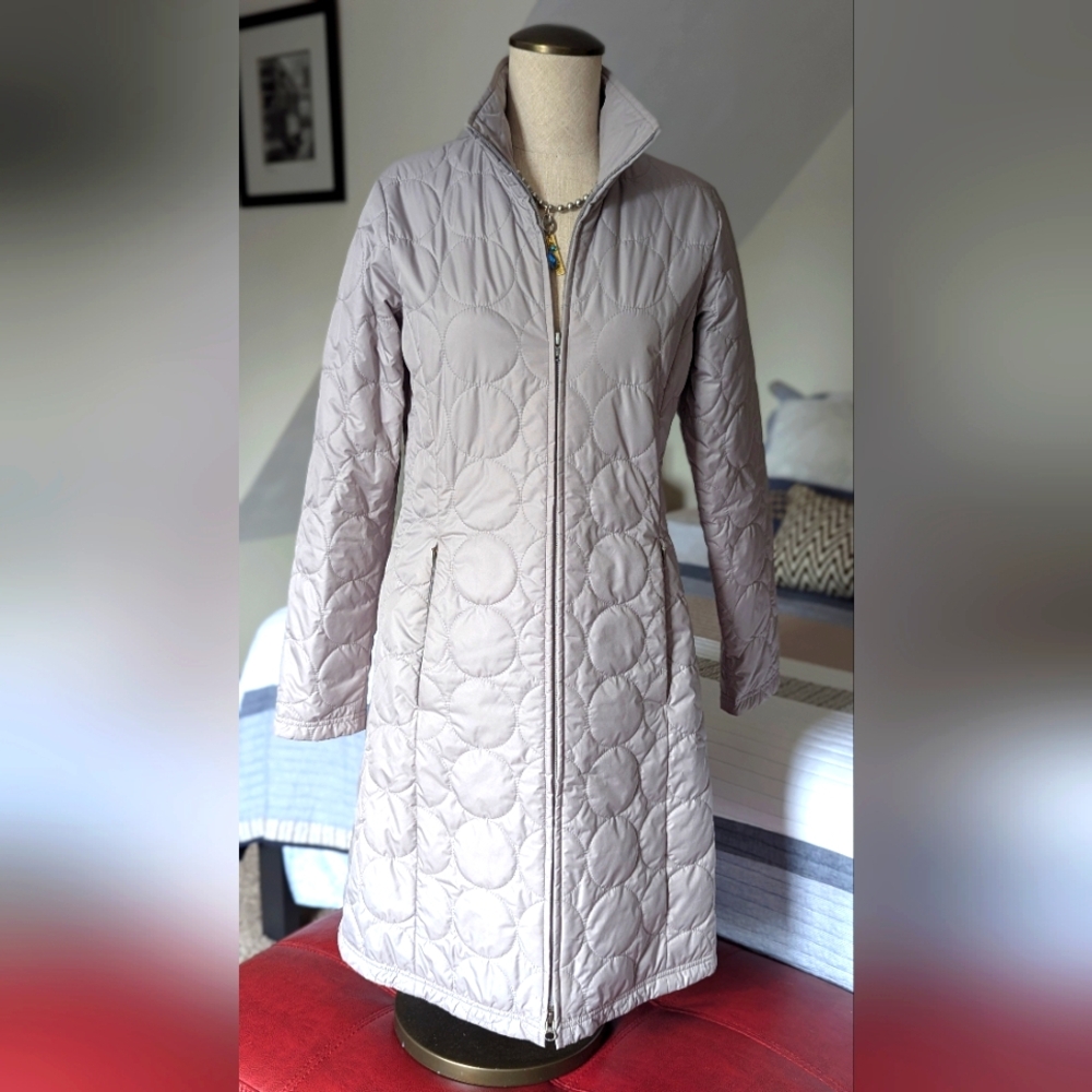 Patagonia Fitted Quilted Gray Coat - Picture 10 of 10